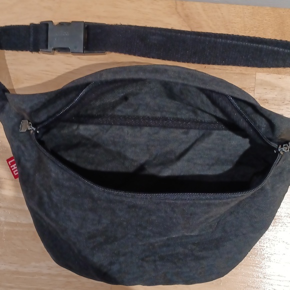 Water Repellent Fanny Pack - Picture 4 of 4